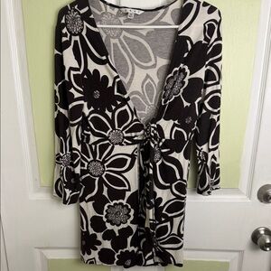 (1986) CAbi Woman’s Black and White Stylish Top, Size: Medium